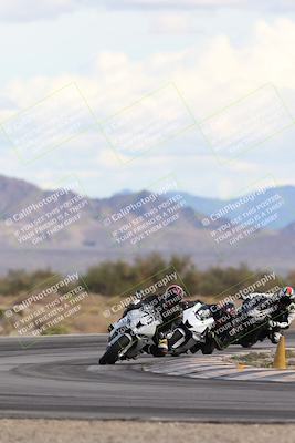 media/Nov-16-2025-Race Pace (Sun) [[8c5fa54630]]/Non Verified Riders (1st 20 Minutes)/5-Turn 15 (110pm)/